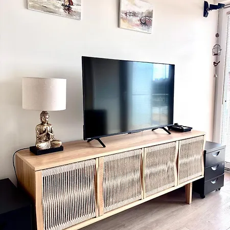 White Glove Flow Spot Nad Jeziorem Ukiel Apartment *